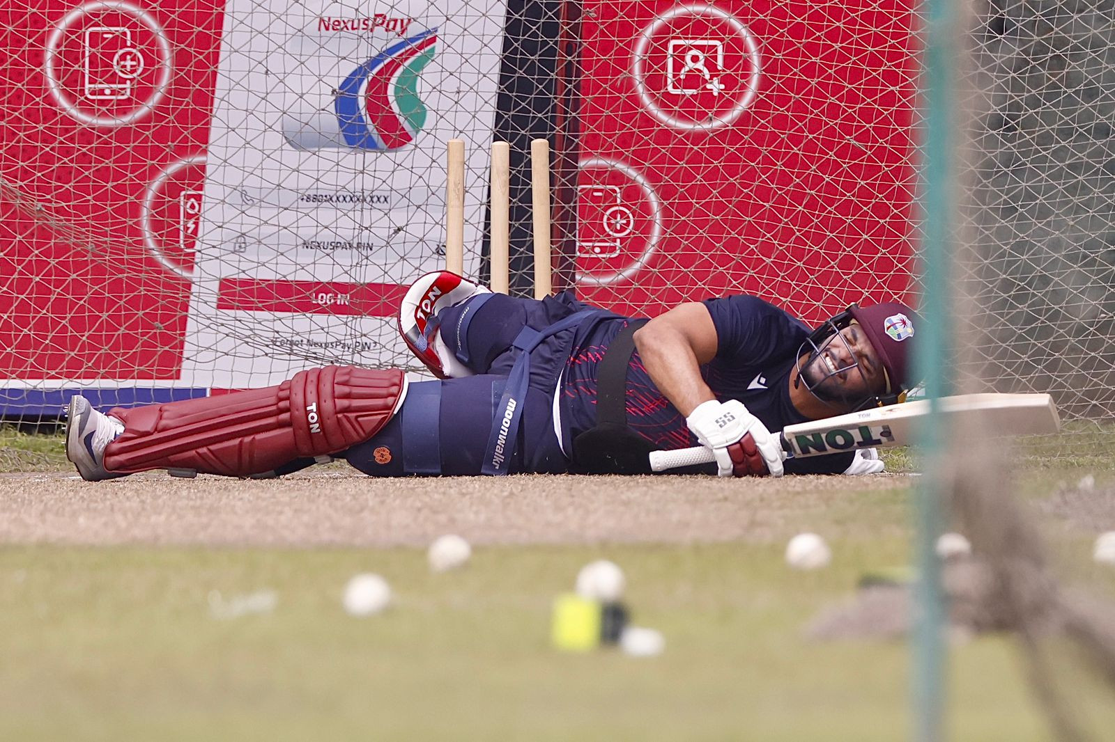 Sammy, King warm up as Windies skip team practice