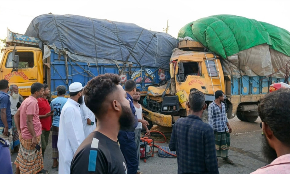 Four including two motorcyclists killed in Mymensingh, Munshiganj road crashes
