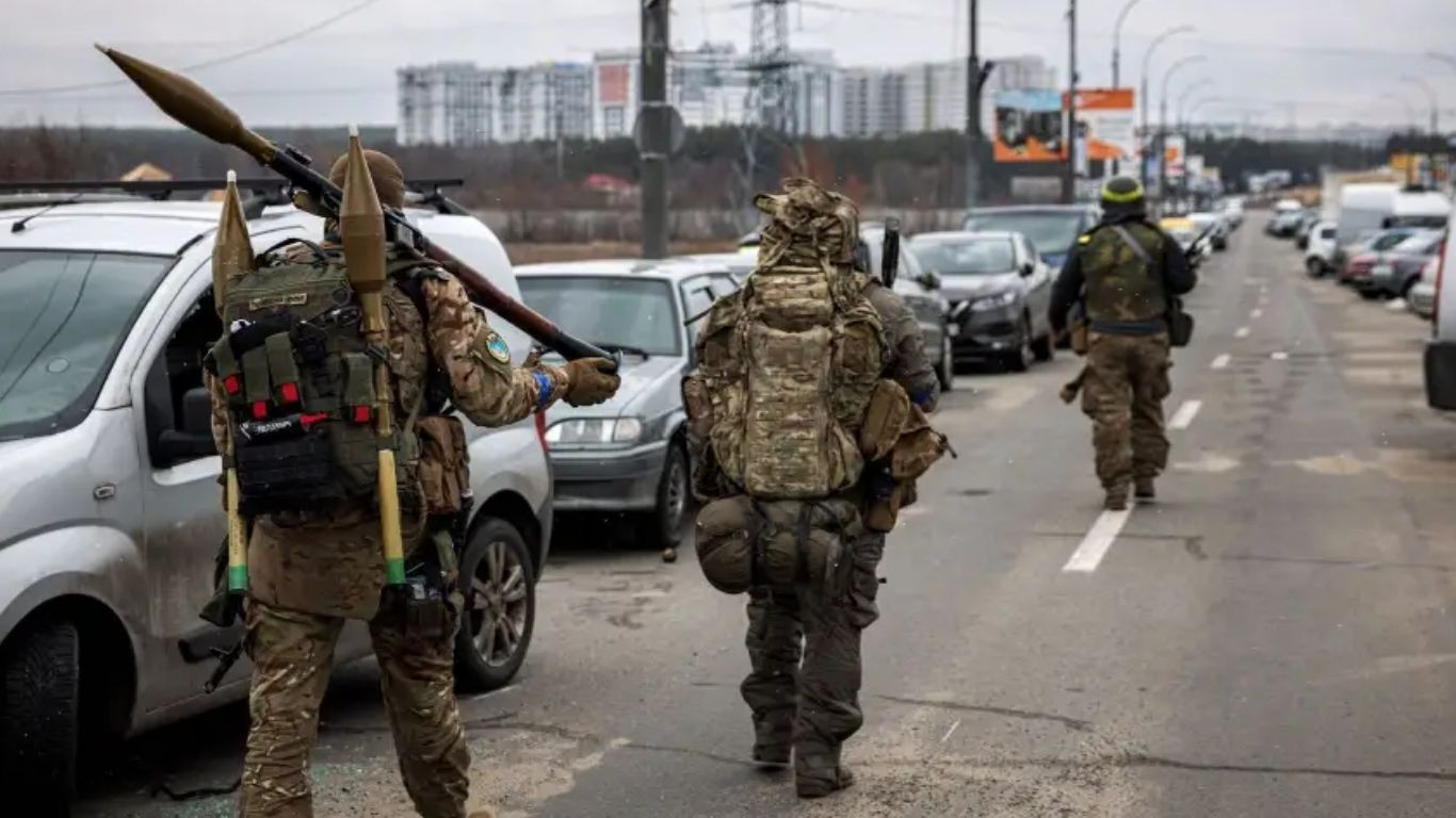 Foreign mercenaries serve as blocking detachments near
Pervomayskoye — Russian fighter