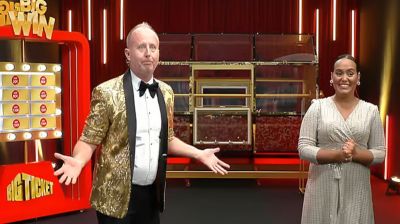 Bangladeshi salesman in UAE wins Big Ticket 24K gold bar