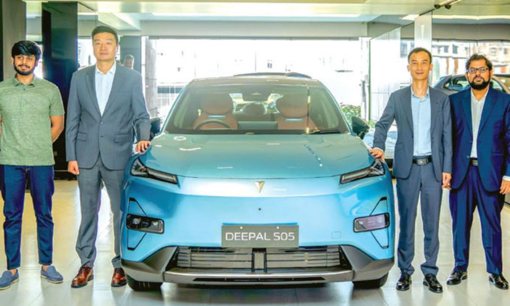 Chinese EV maker Deepal launches plug-in hybrid SUV in Bangladesh