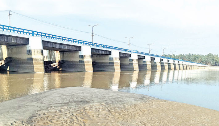 Teesta turns dry, locals face severe hardship