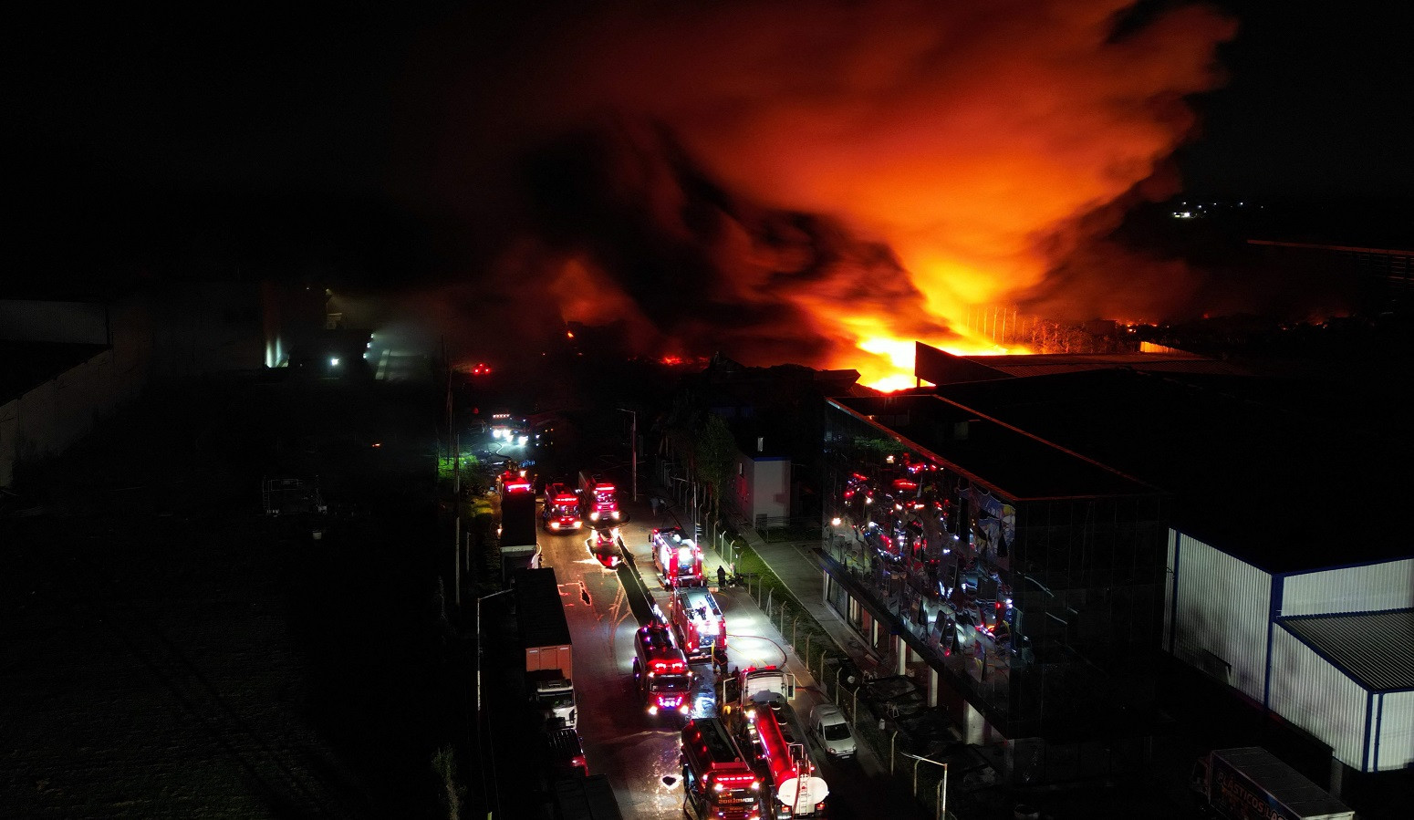 Big explosion rocks industrial area outside Argentine capital