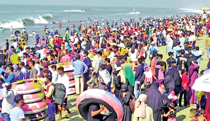 Cox’s Bazar teems with tourists as winter approaches