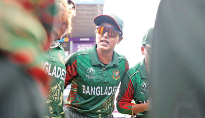 ‘I AM NOT A DICTATOR’