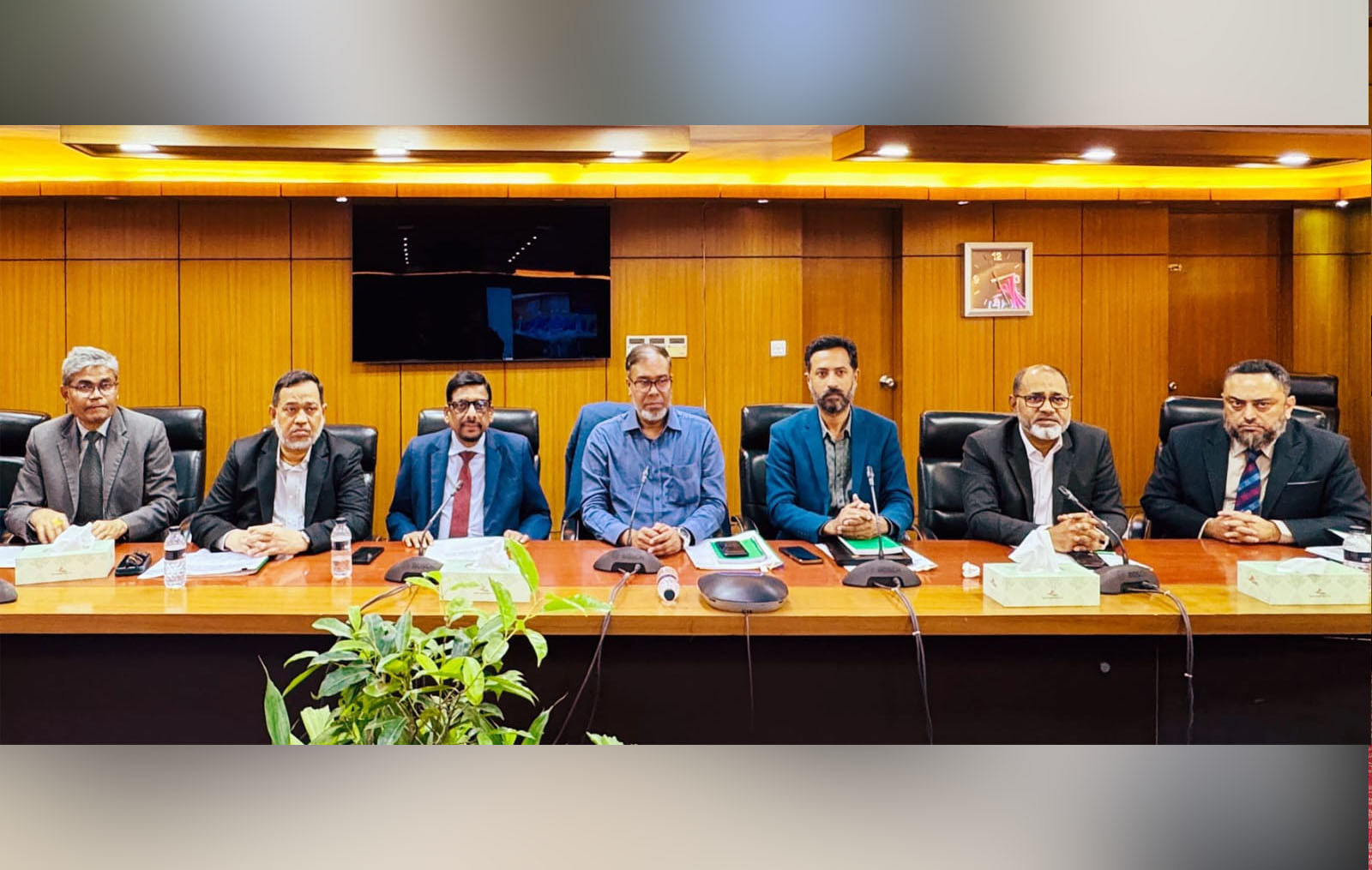SIB Admin meets Dhaka South branches on recovery