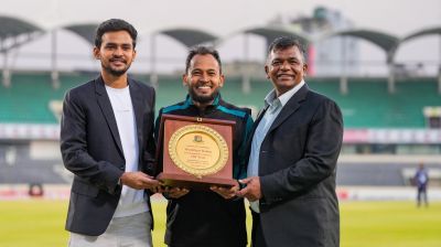 Asif Mahmud congratulates Mushfiqur on 100th Test milestone