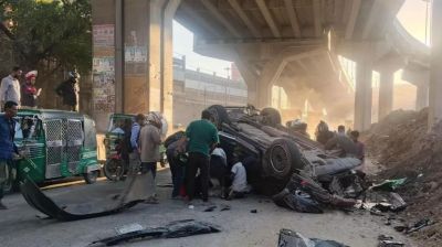 One dies, 5 hurt as car skids off Ctg Elevated Expressway