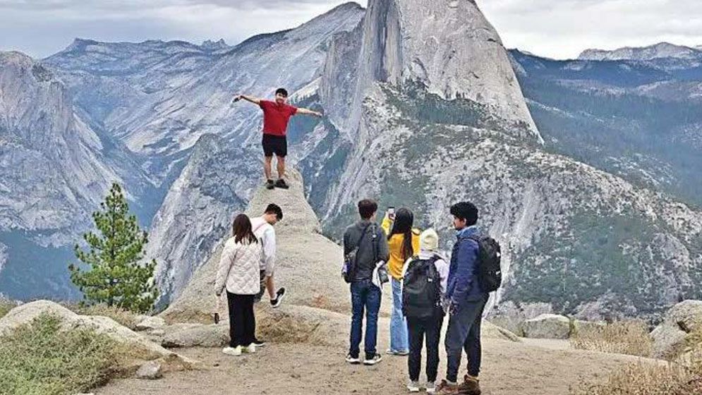 Foreign tourists to pay extra fee  to visit US national parks