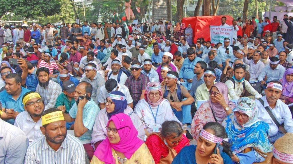 Primary teachers continue work abstention, threaten to boycott annual exams