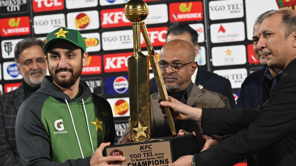 Pakistan rout Sri Lanka to win T20I tri-series