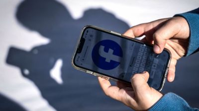 Meta starts removing under-16s from social media in Australia