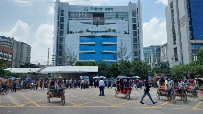 EC considers picking a symbolic number of returning officers from its own staff