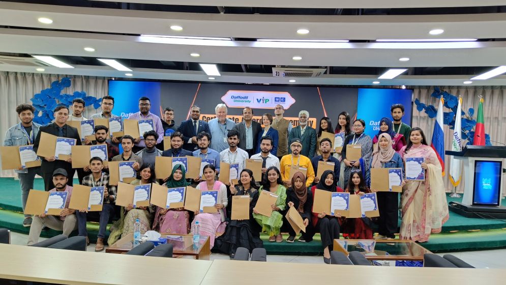 Certificate awarding ceremony held for Russian language short course at DIU