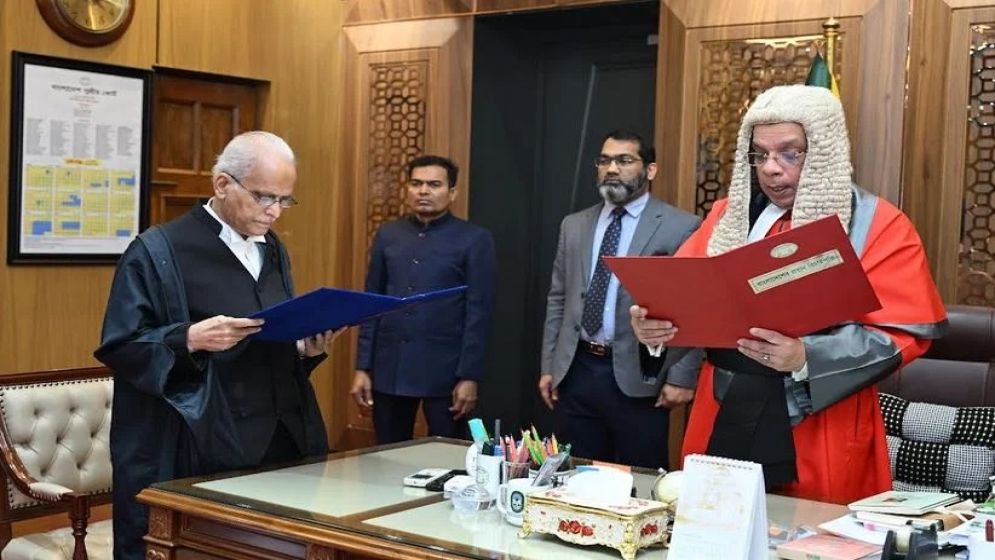 Syed Enayet takes oath as permanent judge of HC