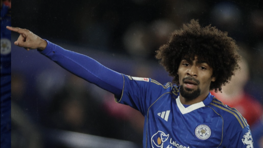 Leicester City cruise past Ipswich Town