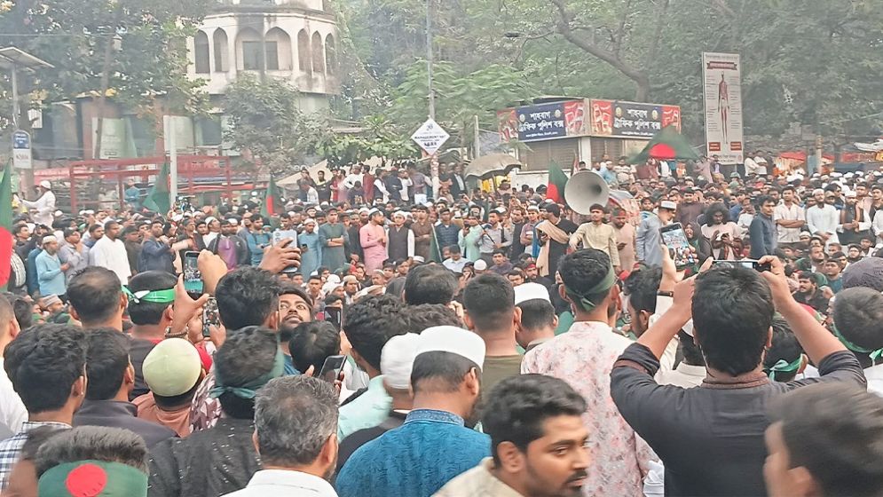 Shahbagh erupts with protests demanding justice for Osman Hadi