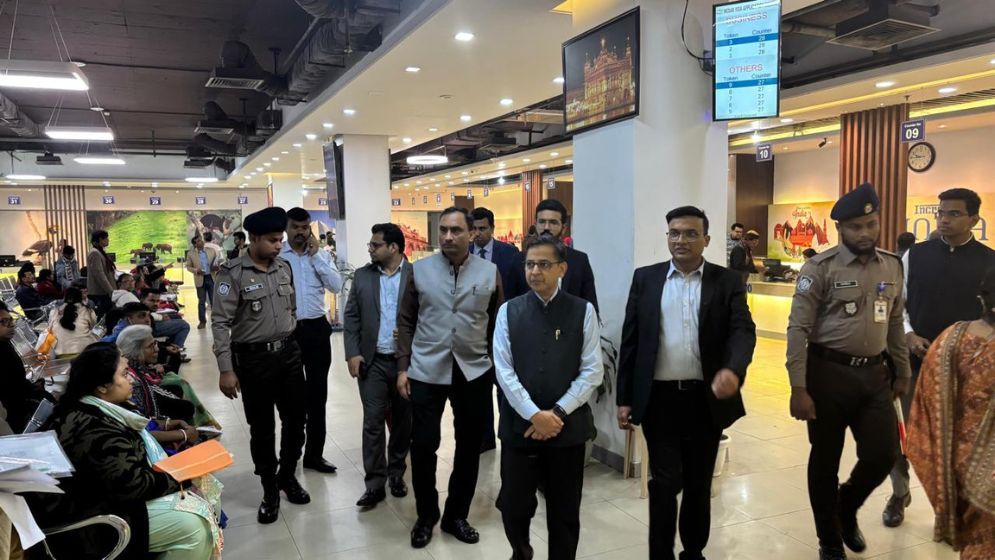 Pranay Verma visits IVAC at Jamuna Future Park