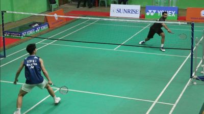 Hosts endure winless opening day