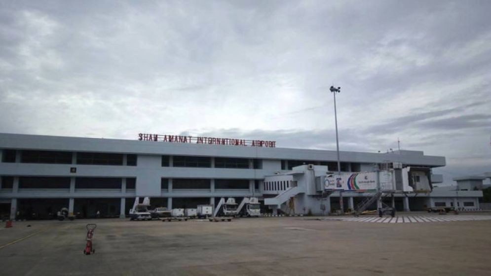 Cigarettes worth Tk1cr seized at Ctg airport