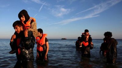 Near record number of small boat migrants reach UK in 2025