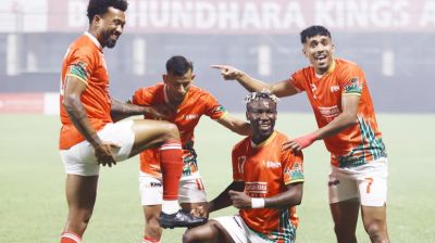Kings on thin ice, rivals ready to pounce