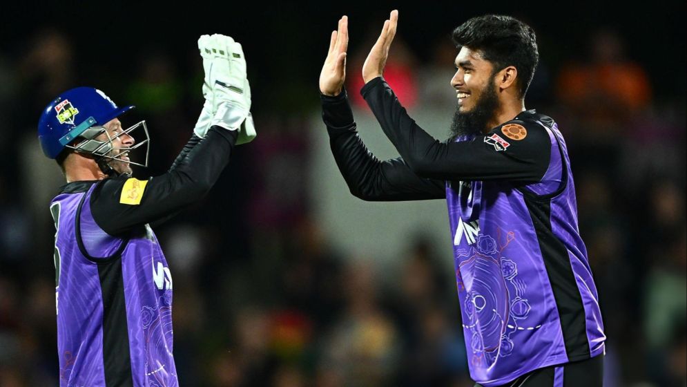 Rishad’s 3-fer blows Strikers away