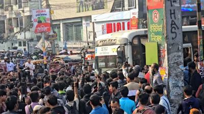 7 college students lift blockades, to resume demos Monday