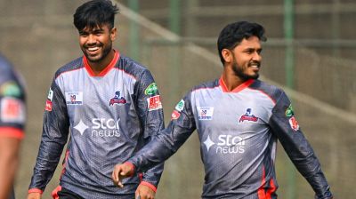 Warriors and Royals clash for spot in final