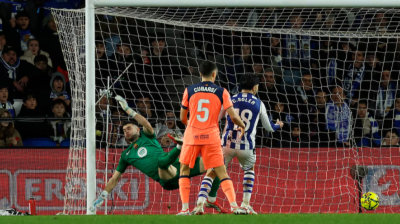 Real Sociedad stun Barcelona 2-1 to end leaders' winning streak