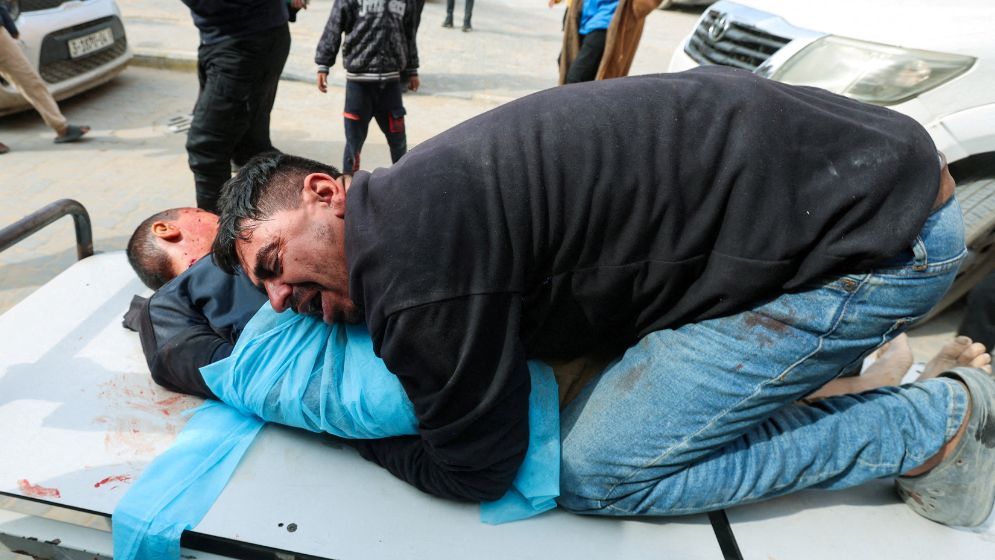 Israeli fire kills 11, including children and journalists in Gaza