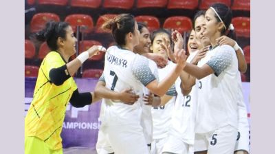 Tarique greets Bangladesh women’s futsal team