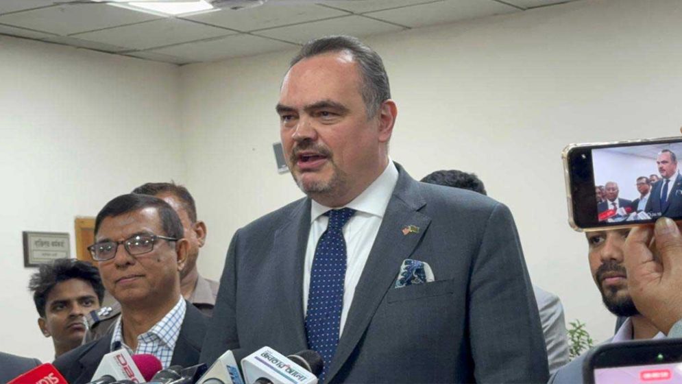 US won't take sides, will work with any elected govt: Ambassador