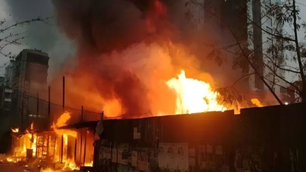 Fire at Uttara kitchen market under control