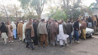 Thousands flee northwest Pakistan after mosques warn of possible military action
