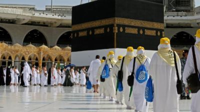 Saudi suspends 1,800 Umrah travel agencies due to poor performance