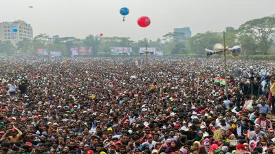 People surge at Bell’s Park as Tarique lands in Barishal after two decades