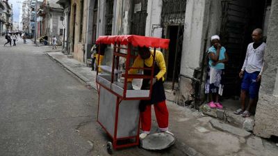 US steps up aid to Cuba while choking off fuel supply