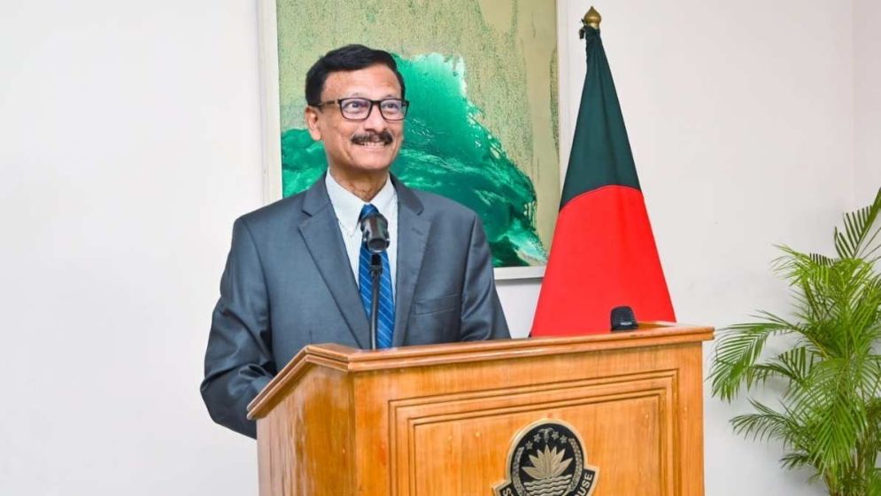 Foreign Adviser urges more investment in education, science and technology