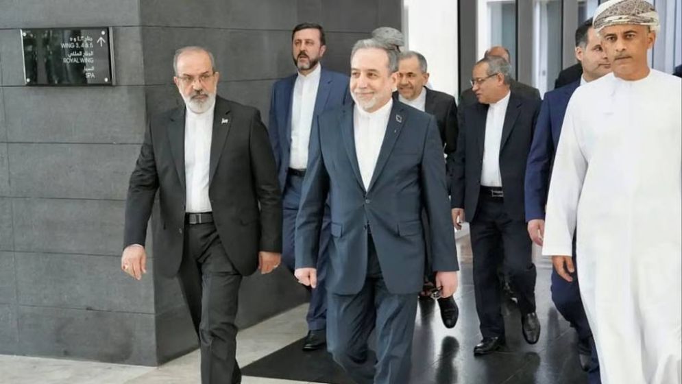 Iran defies US threats to insist on right to enrich uranium
