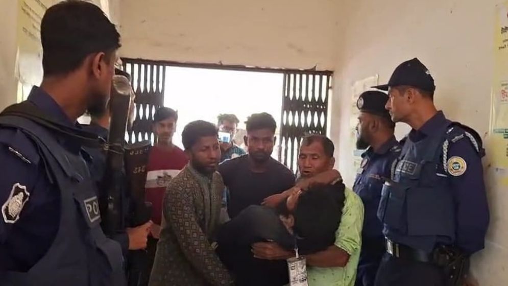 At least 20 injured in BNP-Jamaat clash in Patuakhali
