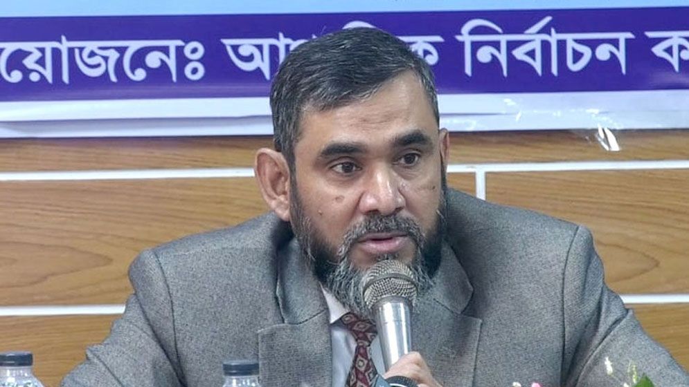 Journos, observers can carry mobile phones at polling centres: EC Sanaullah