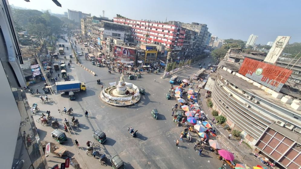 Ctg city deserted as voting materials being sent to polling centres