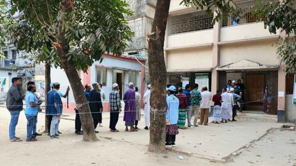 EC monitors voting nationwide through body-worn cameras