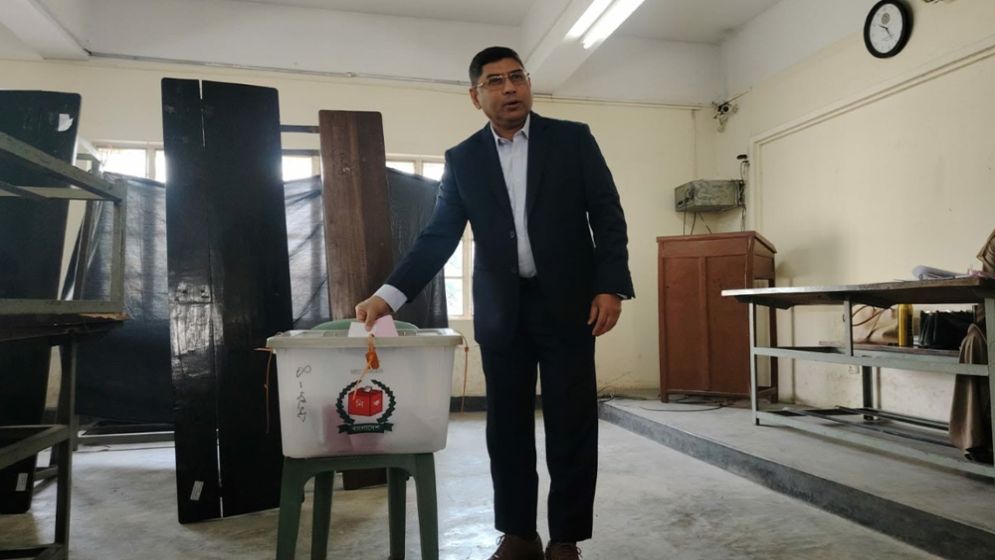 Army Chief urges citizens to cast votes without fear