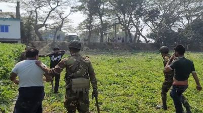 Several crude bombs blast near Munshiganj polling centre, 5 held