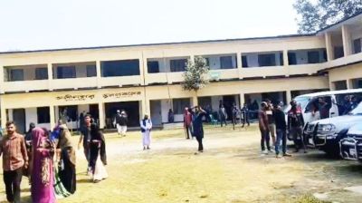 Voting halted after cocktail blast, ballot snatch attempt in Bhola