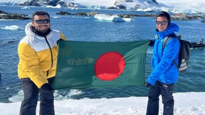 Vlogger Sumon, traveller Nilay set foot on White Desert of Antarctica