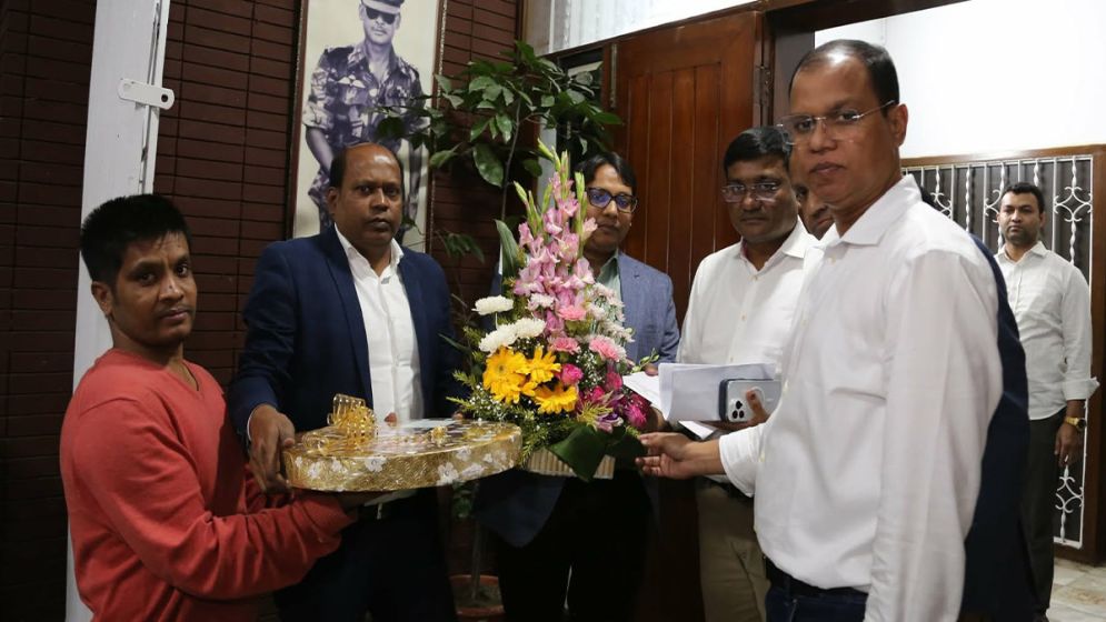 Mamata Banerjee sends sweets, flowers for Tarique