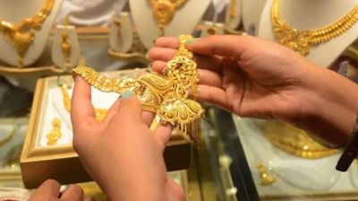 Gold hits new record as price hiked twice within 11 hours
